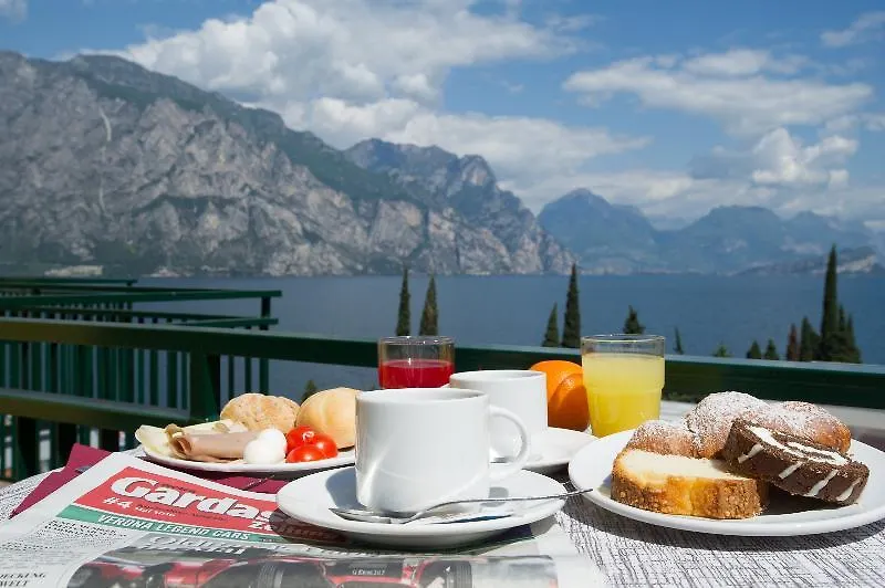 ***  Hotel Sole Мальчезине Италия